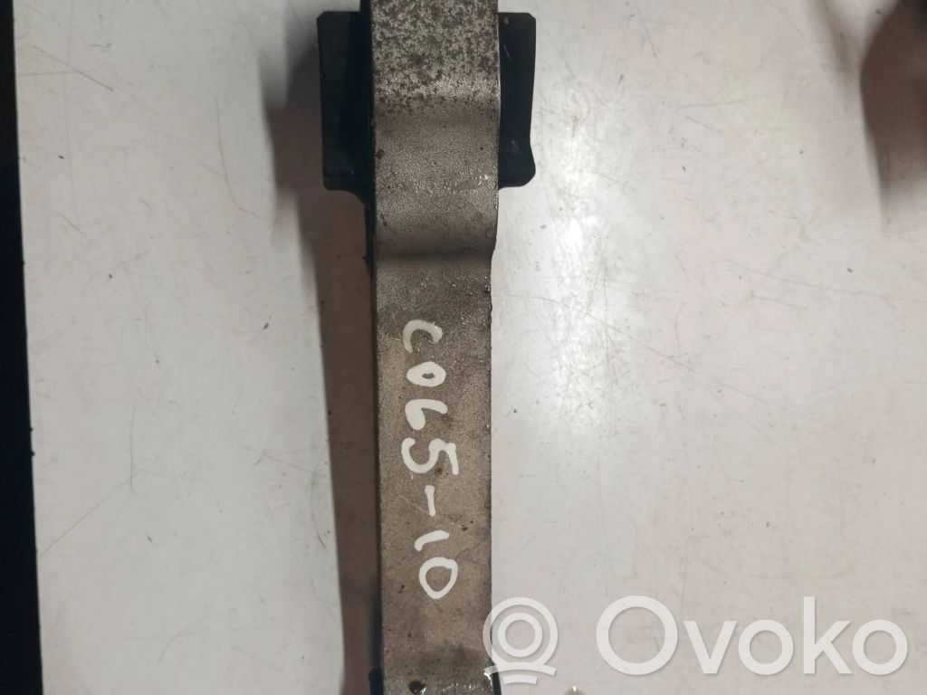 Volvo S60 Engine mount bracket 