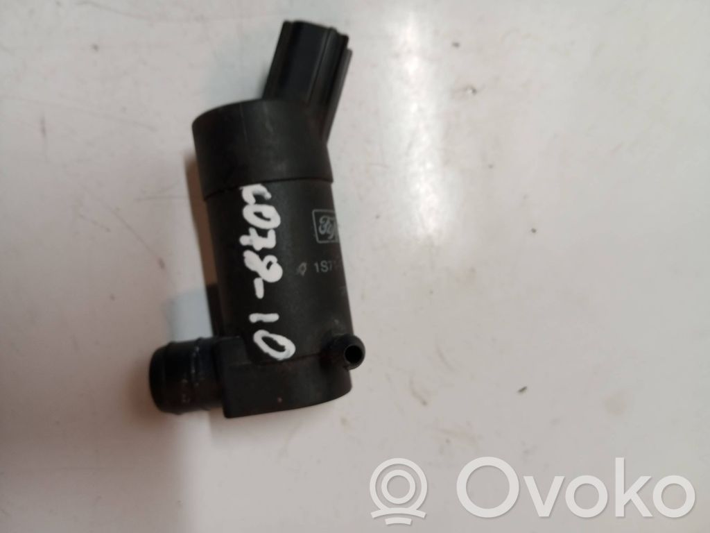 Volvo V50 Windscreen/windshield washer pump 