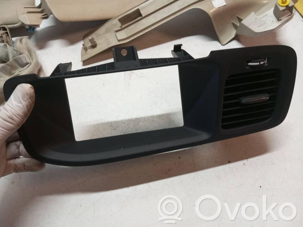 Volvo V60 Dash center air vent grill 
