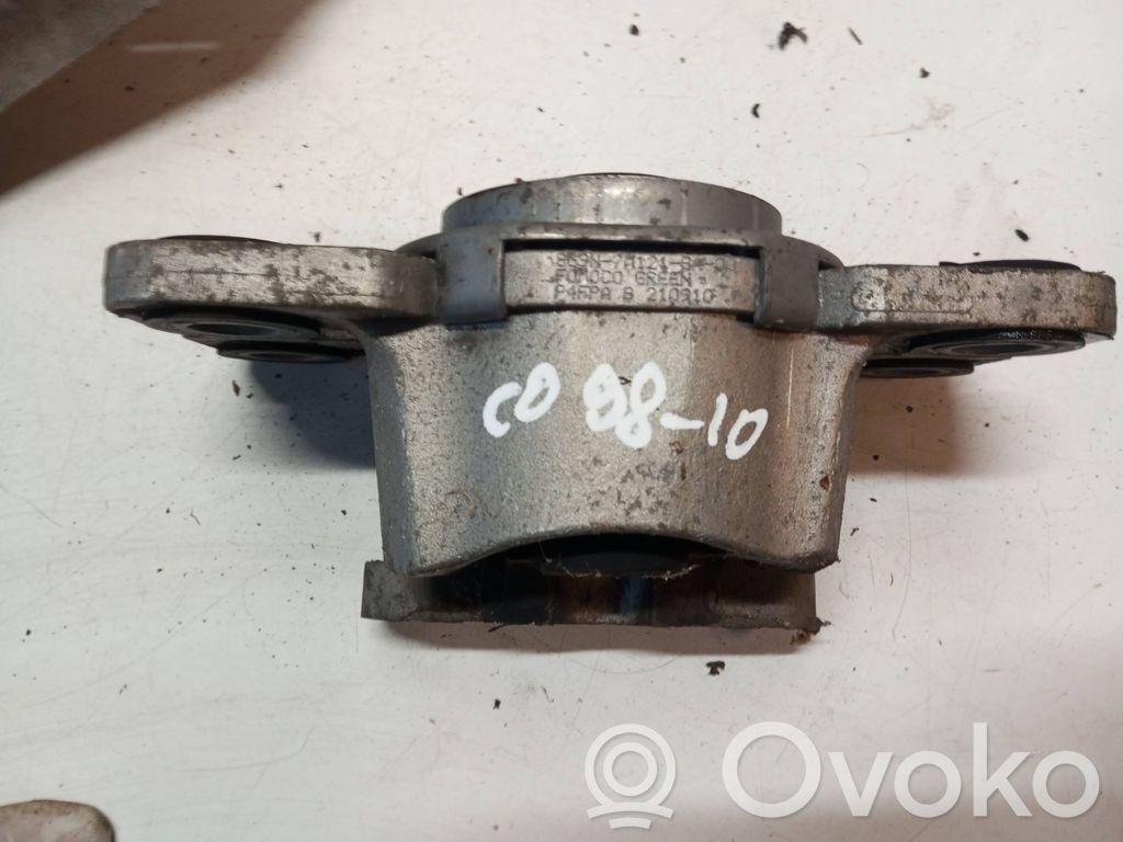 Volvo V60 Engine mount bracket 