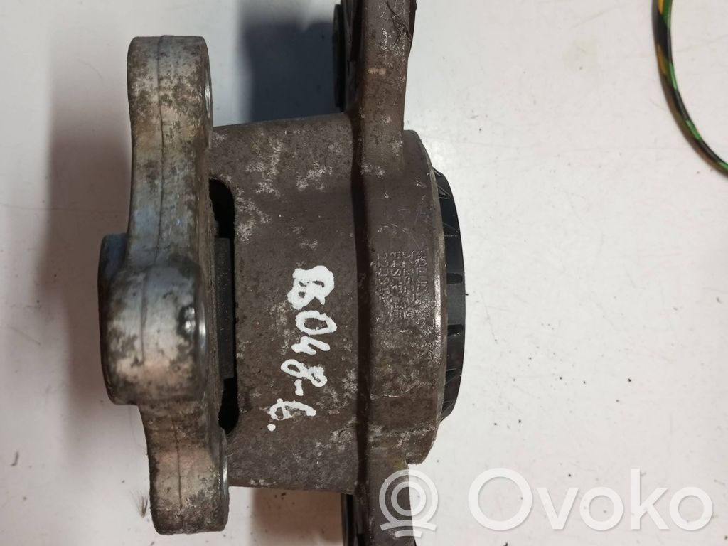 Volvo S80 Engine mount bracket 
