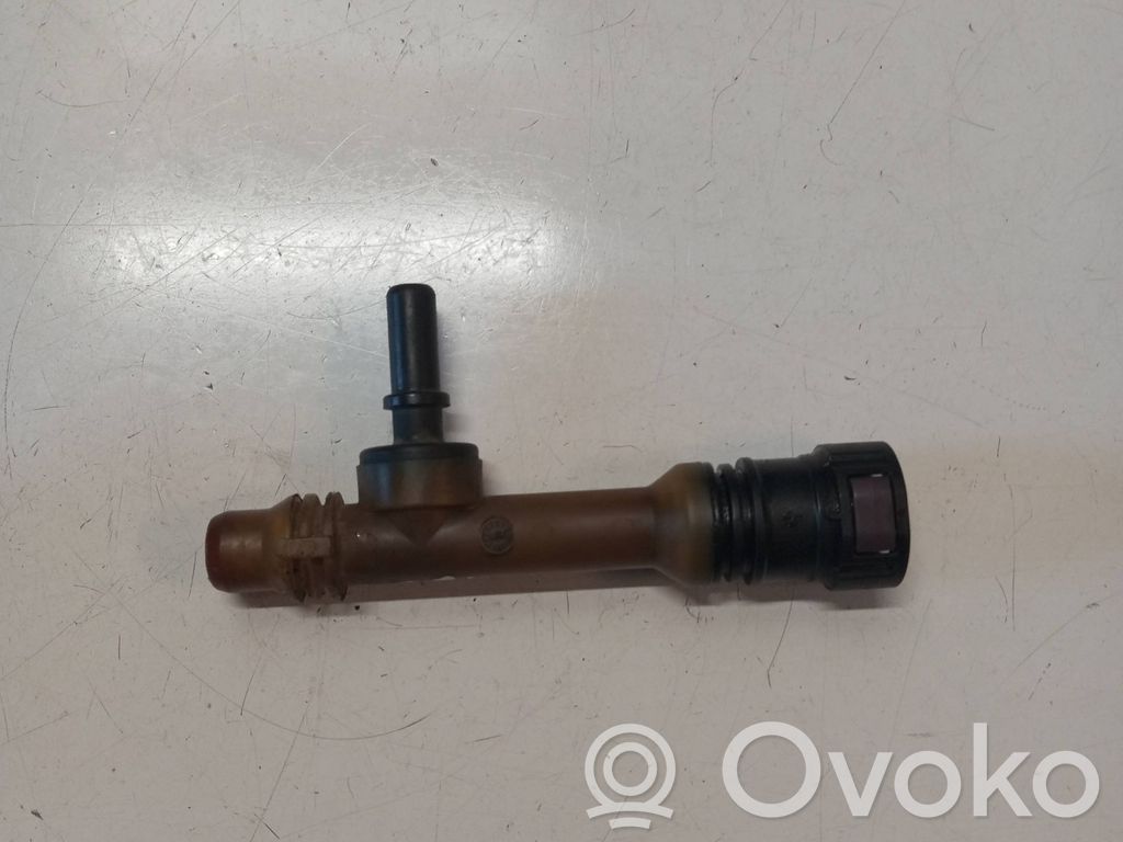 Volvo V60 Engine coolant pipe/hose 