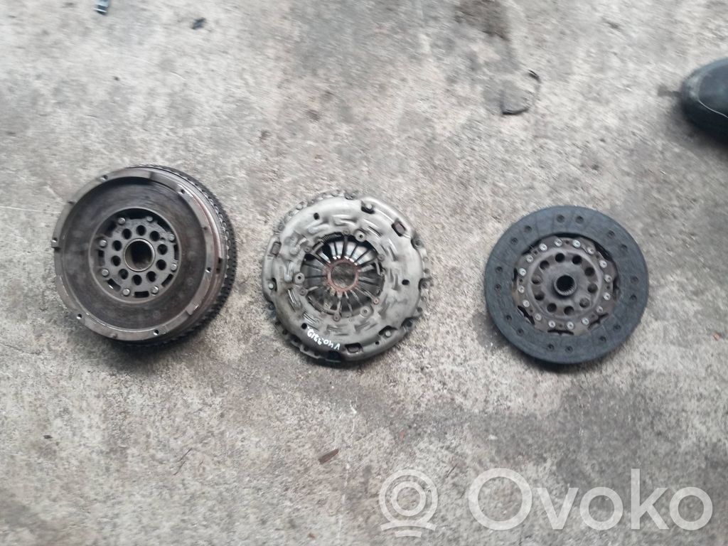 Volvo V40 Sankabos komplektas 