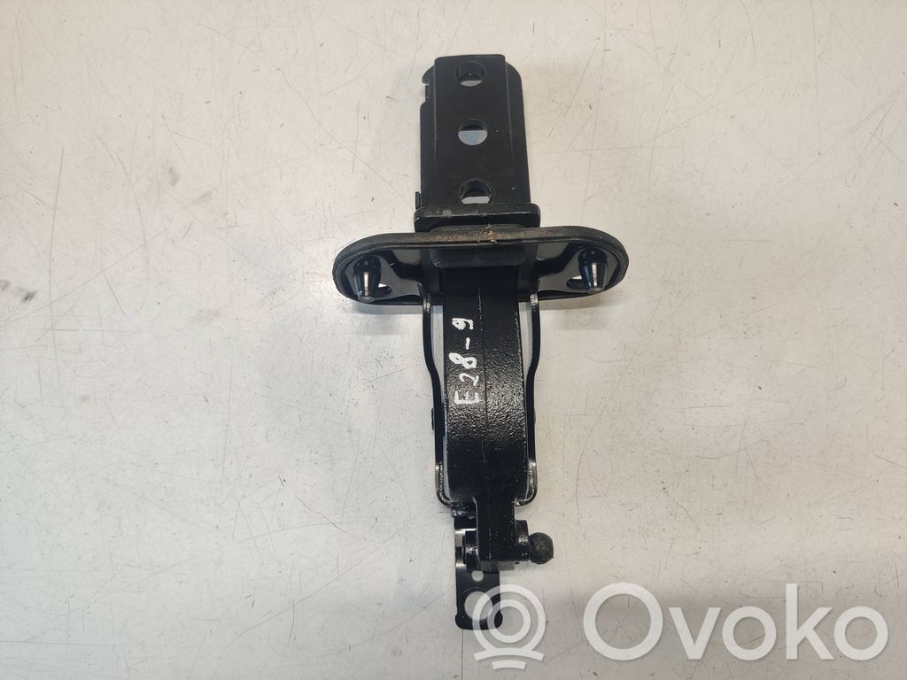Volvo V70 Tailgate/trunk/boot hinge 