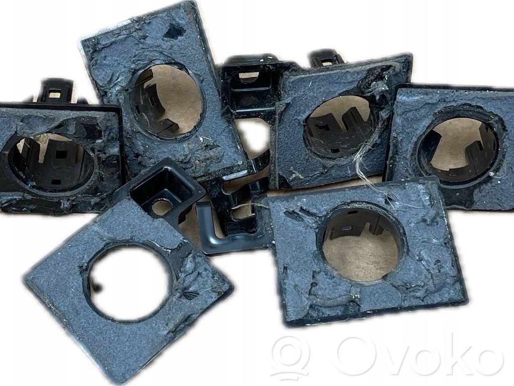 BMW 5 G30 G31 G38 Soporte de montaje del parachoques trasero 