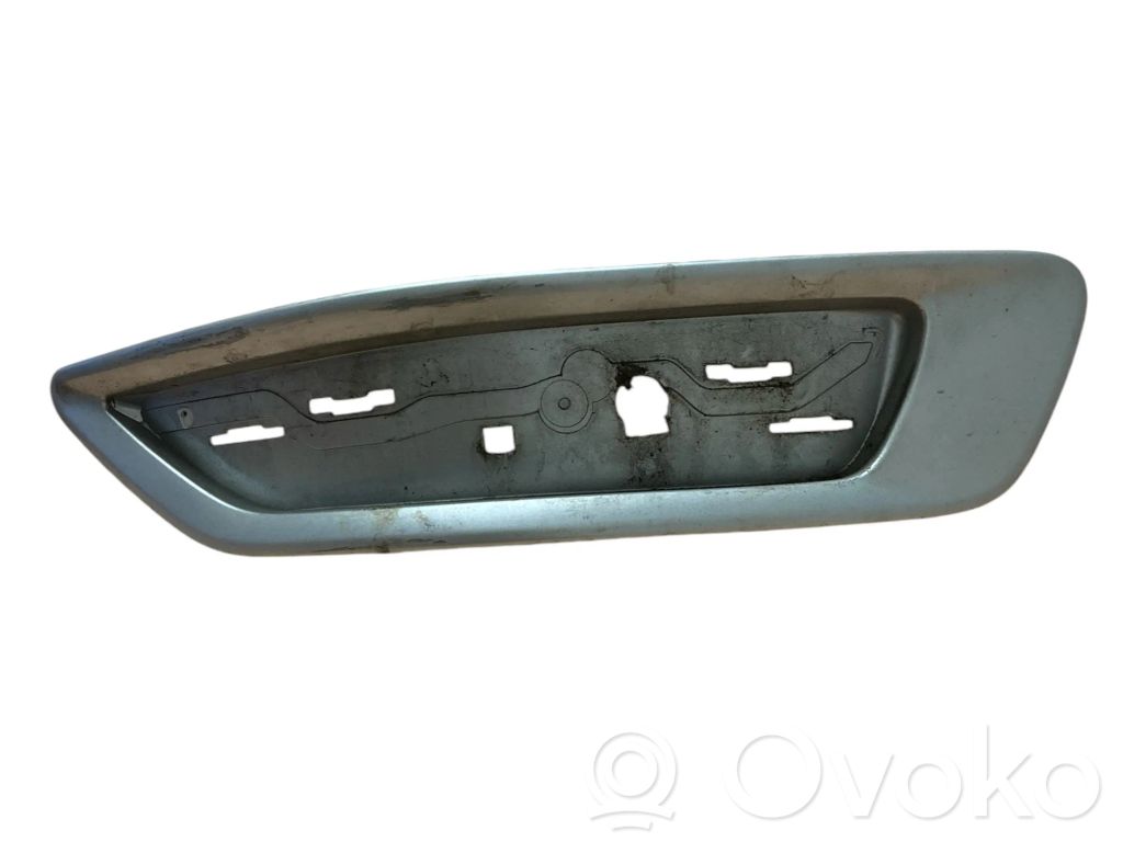 Volvo XC70 Rear tail light reflector 
