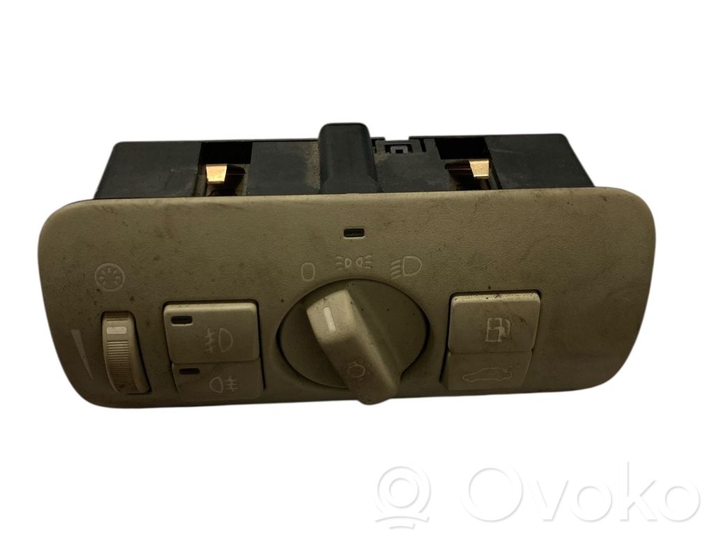 Light switch   30739422,04067323,110518A