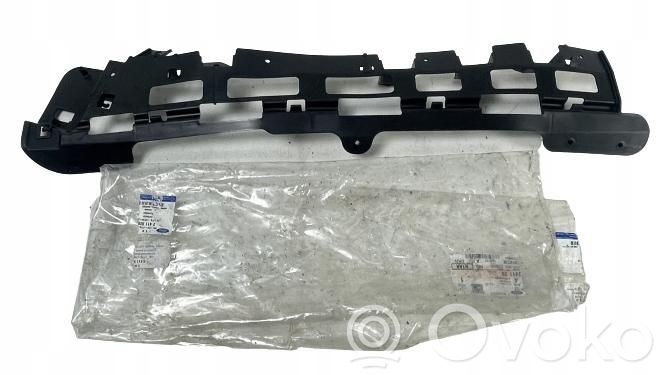 Tie down hook / loop   L1TB17H760B