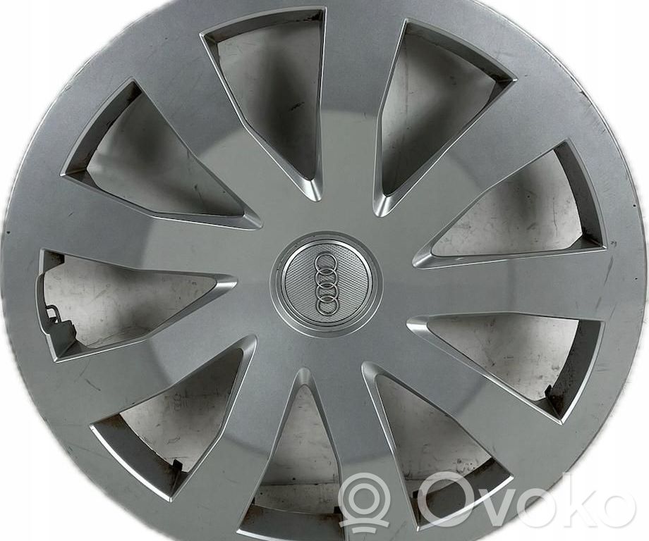 Audi A1 R15 wheel hub/cap/trim 