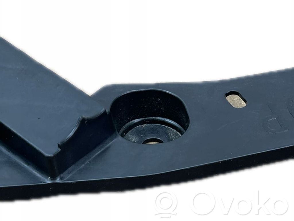 BMW 4 G22 G23 G24 G26 Rear bumper mounting bracket 