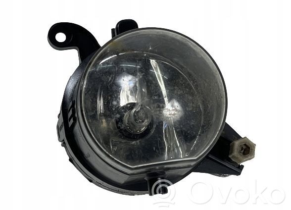 Miglas lukturis priekšā   8371907