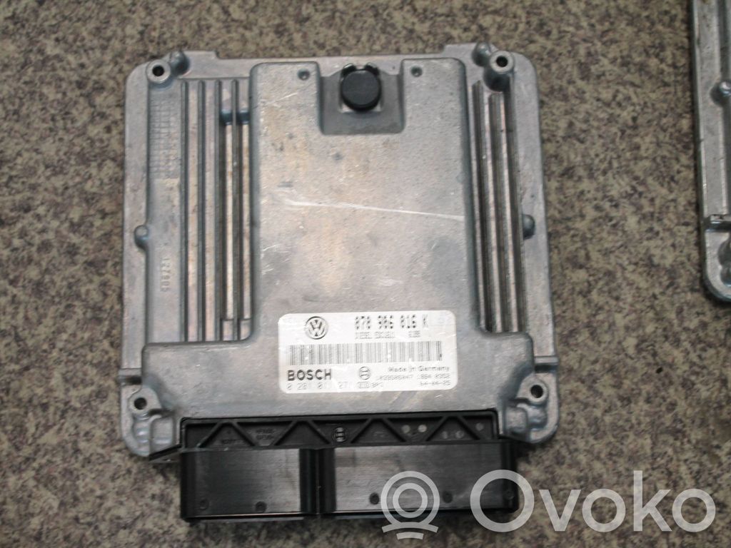 Volkswagen Transporter - Caravelle T5 Sterownik / Moduł ECU 
