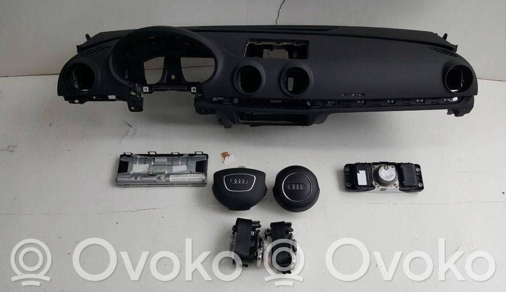Audi A3 S3 8V Panelė 