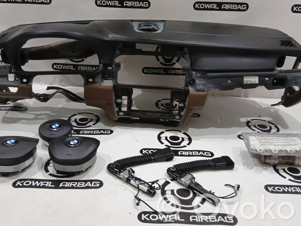 BMW 5 F10 F11 Deska rozdzielcza 