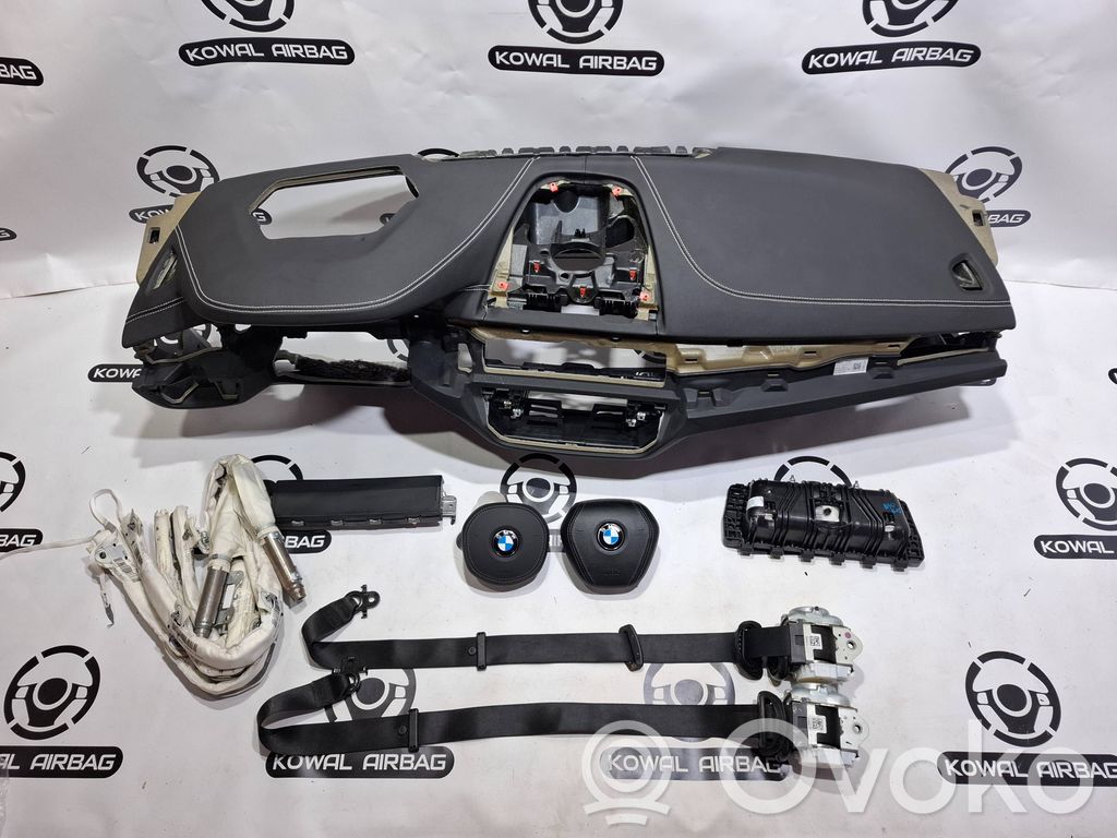 BMW 5 G30 G31 G38 Zestaw poduszek powietrznych z panelem 