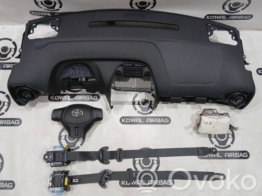 Toyota Aygo AB40 Deska rozdzielcza 