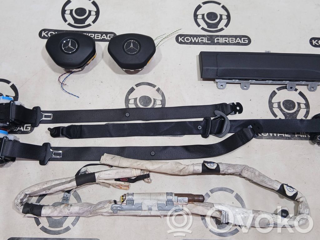Mercedes-Benz GLA W156 X156 Zestaw pasów bezpieczeństwa 