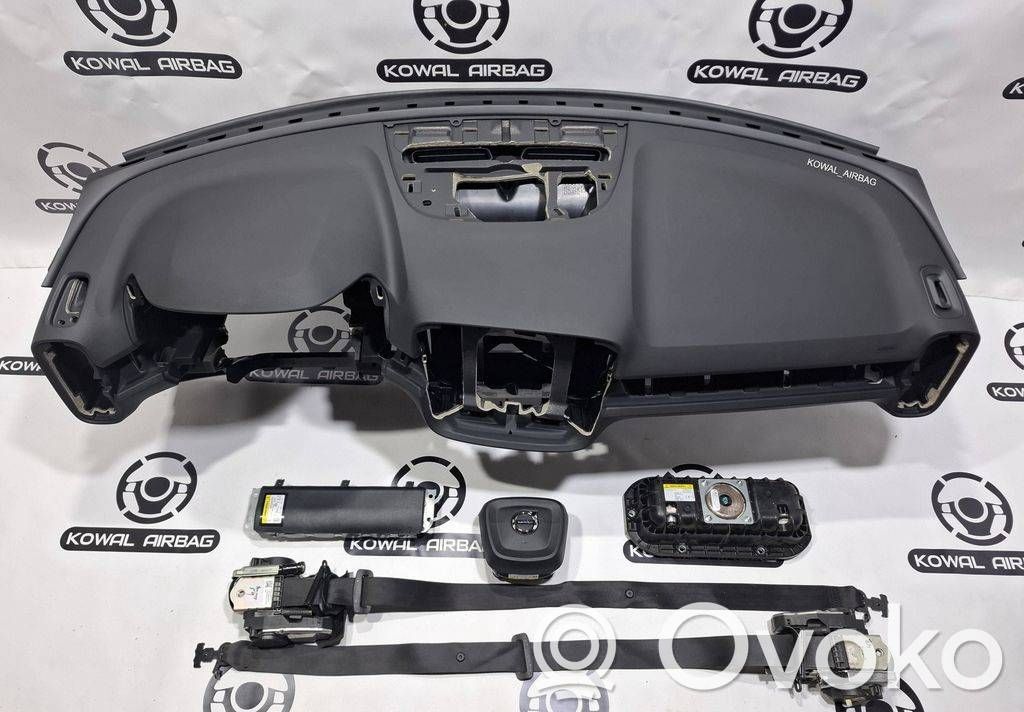Volvo XC40 Panelė 