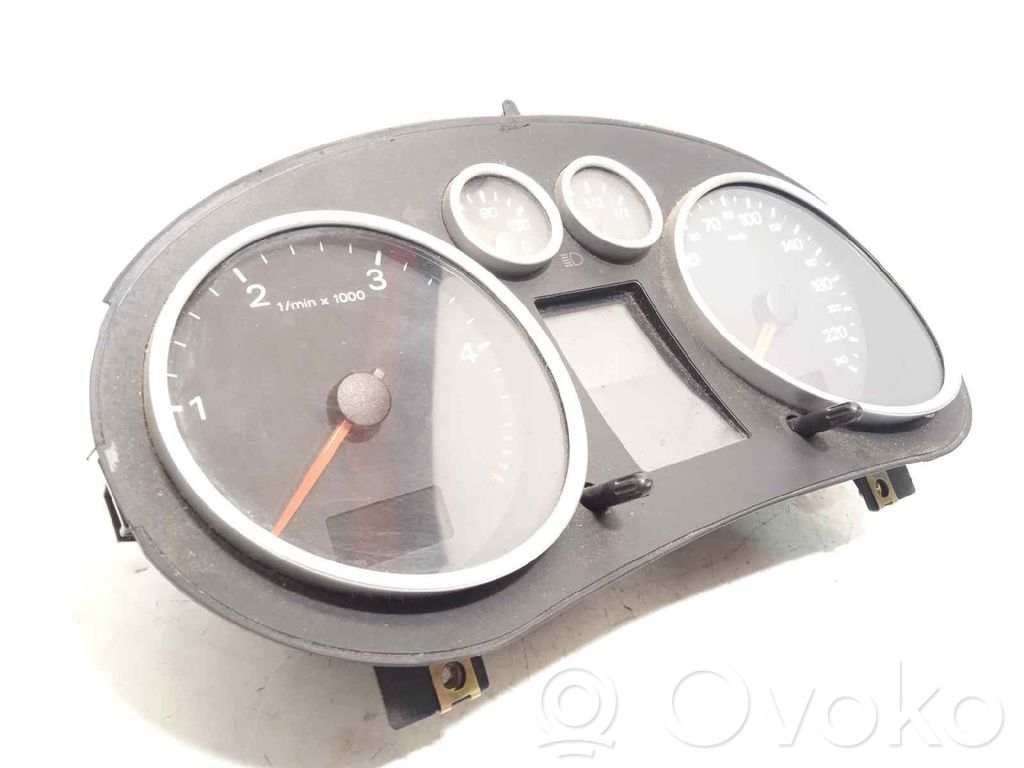 Audi A2 Speedometer (instrument cluster) 