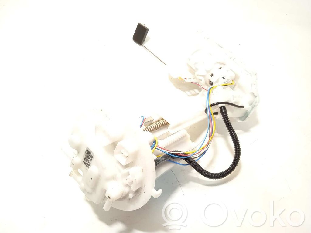 Toyota Yaris Pompa carburante immersa