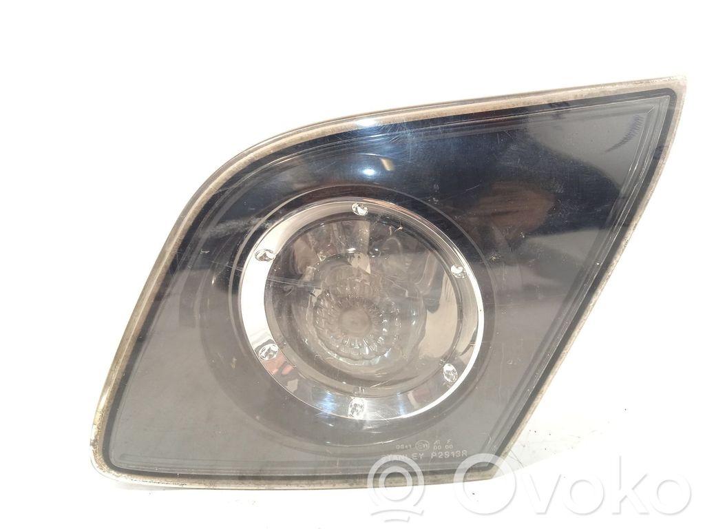Mazda 3 I Takaluukun takavalot