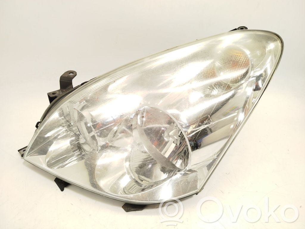 Toyota Corolla Verso E121 Headlight/headlamp 