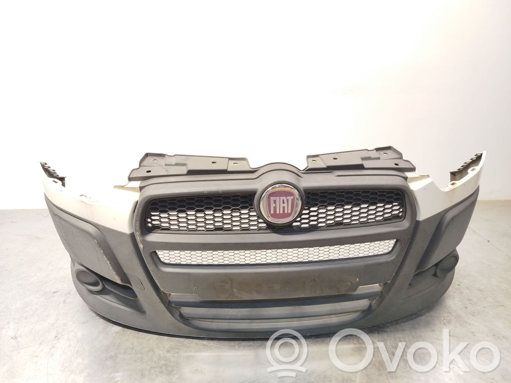 Fiat Doblo Parachoques delantero 