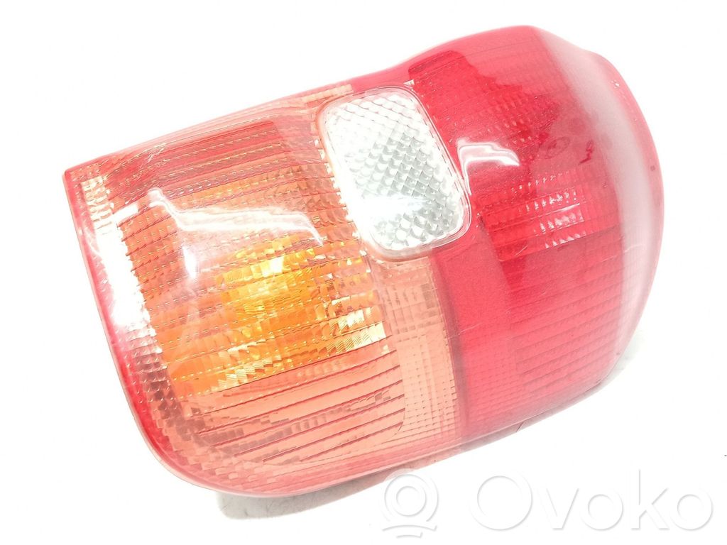 Toyota RAV 4 (XA10) Luci posteriori 