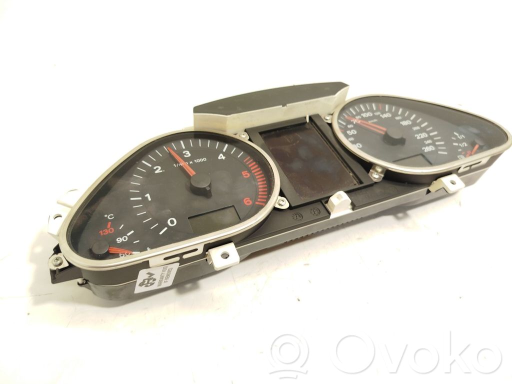 Audi Q7 4L Speedometer (instrument cluster) 