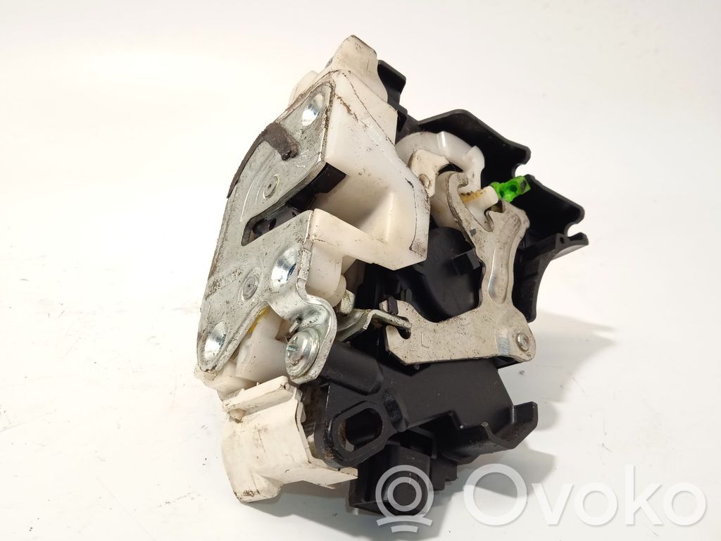 Mitsubishi Lancer X Front door lock 