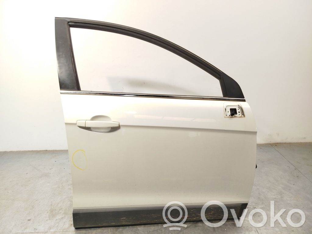 Chevrolet Captiva Front door 