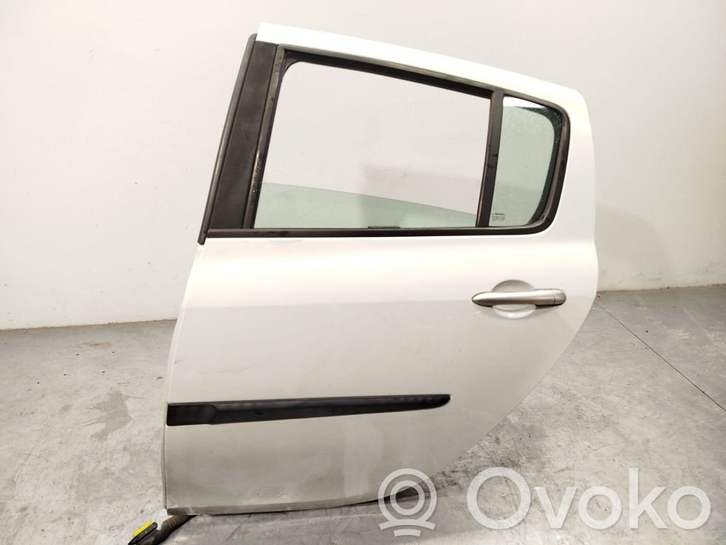 Renault Clio III Puerta trasera 