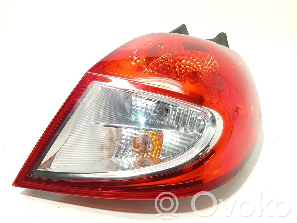Takavalot   8200886946