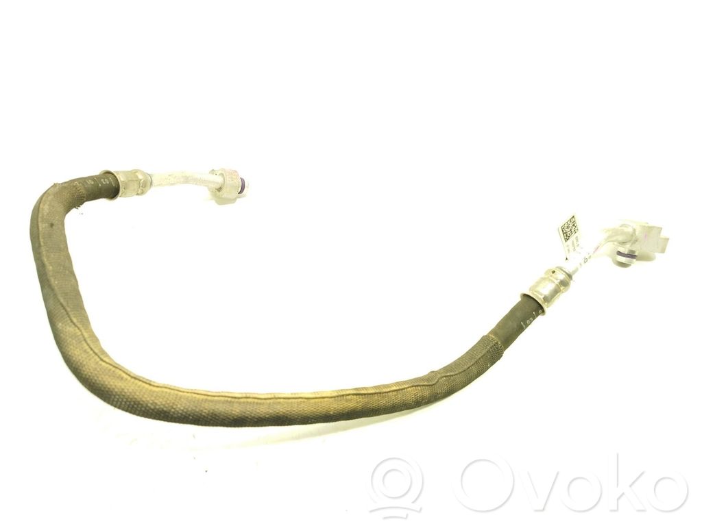 Ilmastointilaitteen putki (A/C)   8W0816721BF