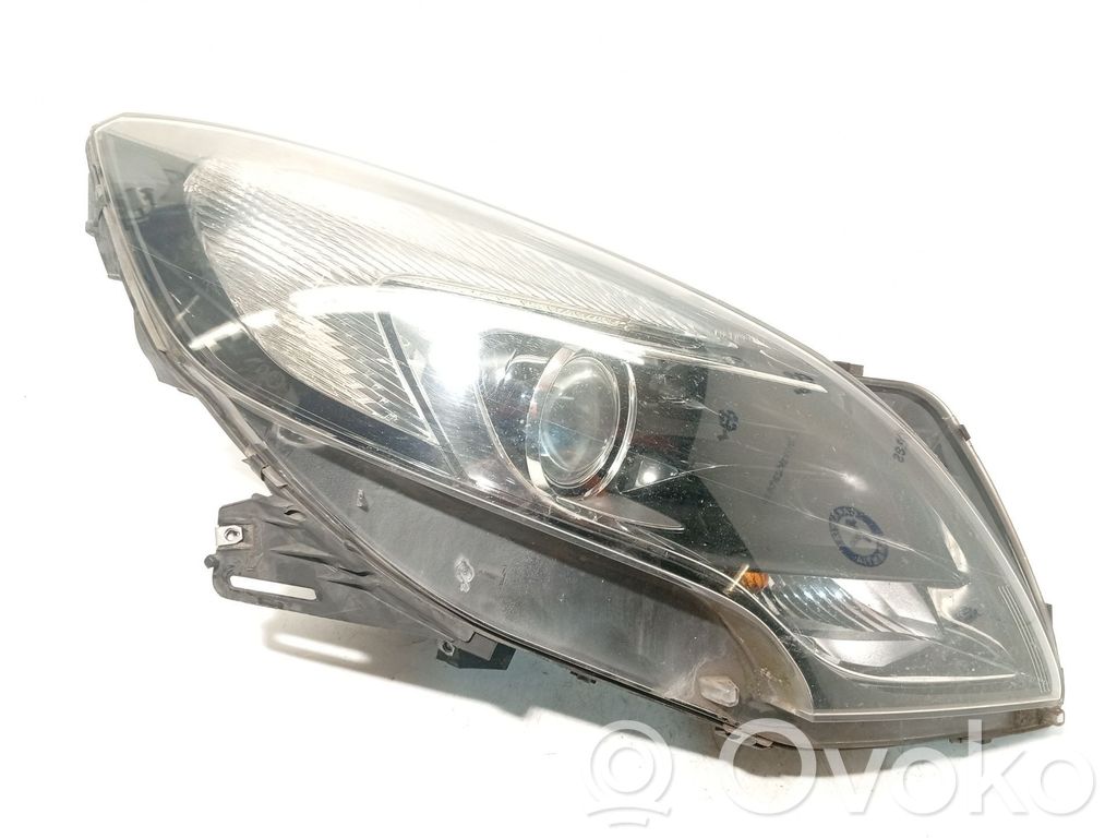 Opel Zafira B Far 