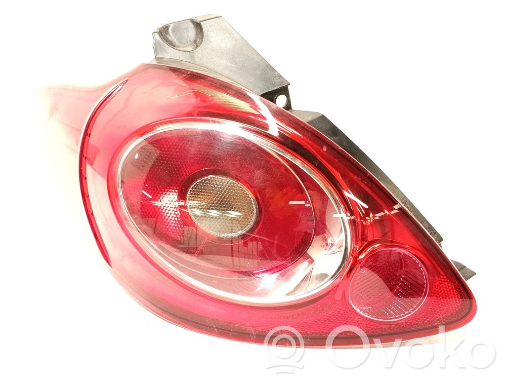 Ford Ka Aizmugurējais lukturis virsbūvē 