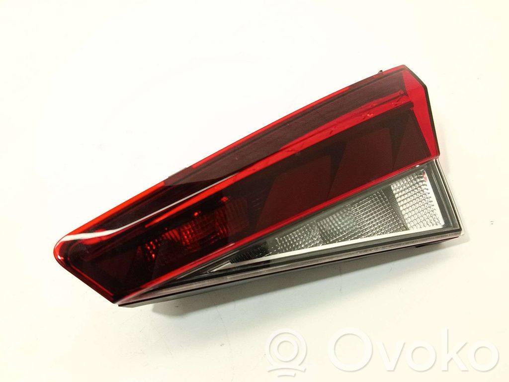 Skoda Fabia Mk4 (6VA) Lampy tylnej klapy bagażnika