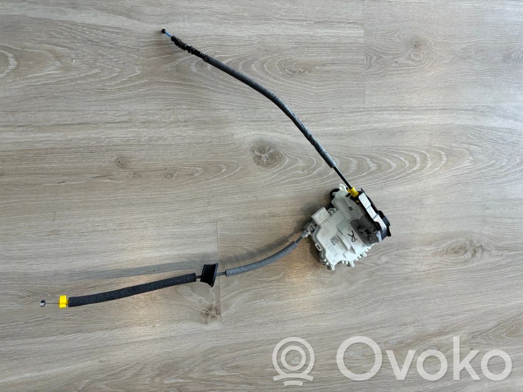 Audi A4 S4 B9 Galinių durų spyna 