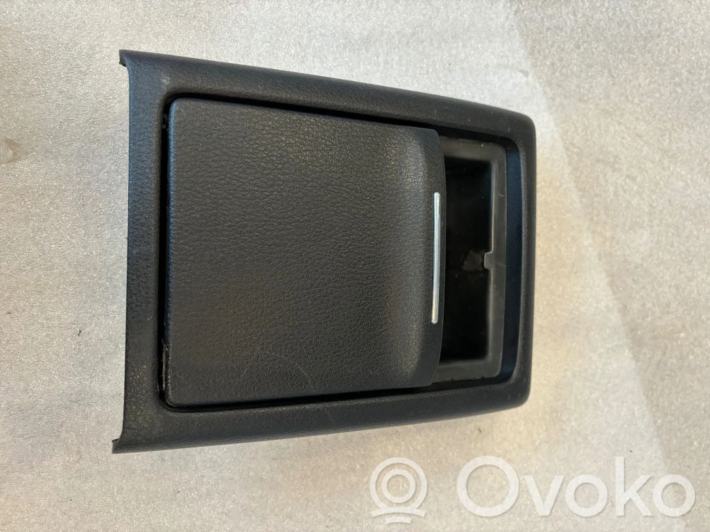 Subaru Legacy Cup holder 
