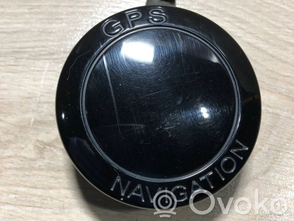 Audi A6 S6 C5 4B GPS-pystyantenni 