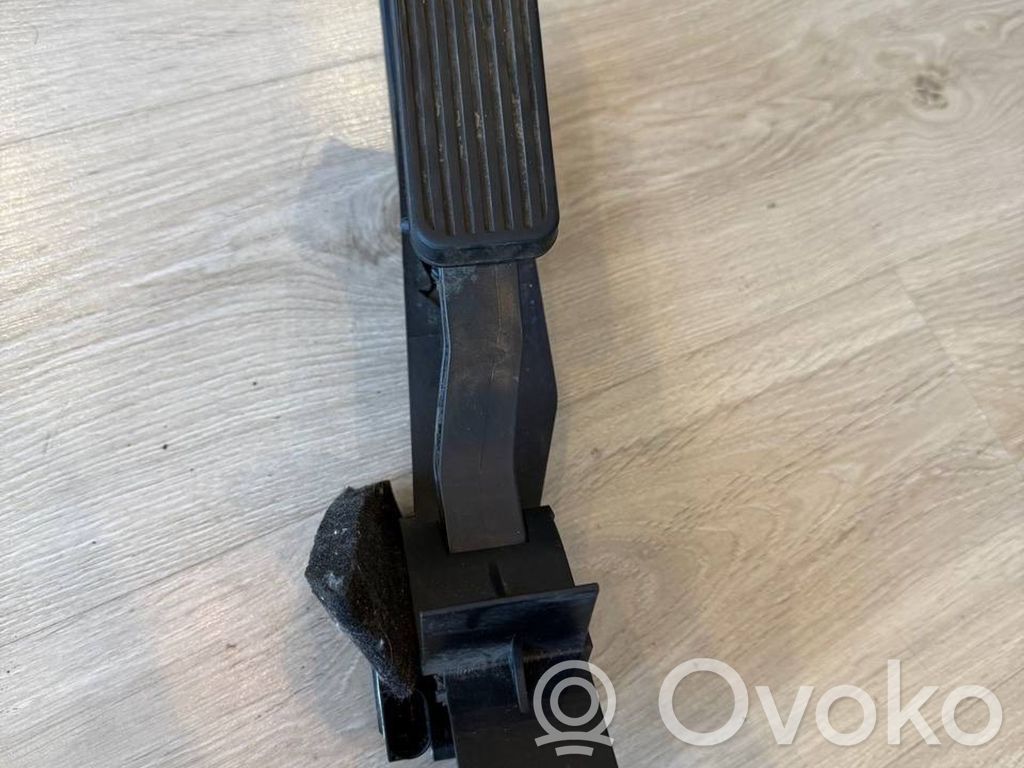 Mercedes-Benz E W211 Accelerator throttle pedal 