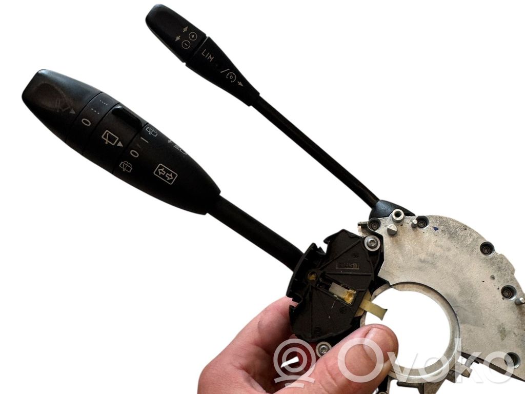Mercedes-Benz C W203 Wiper turn signal indicator stalk/switch 