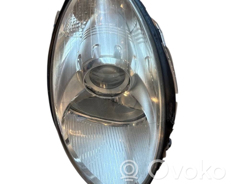 Mercedes-Benz R W251 Lampa przednia 