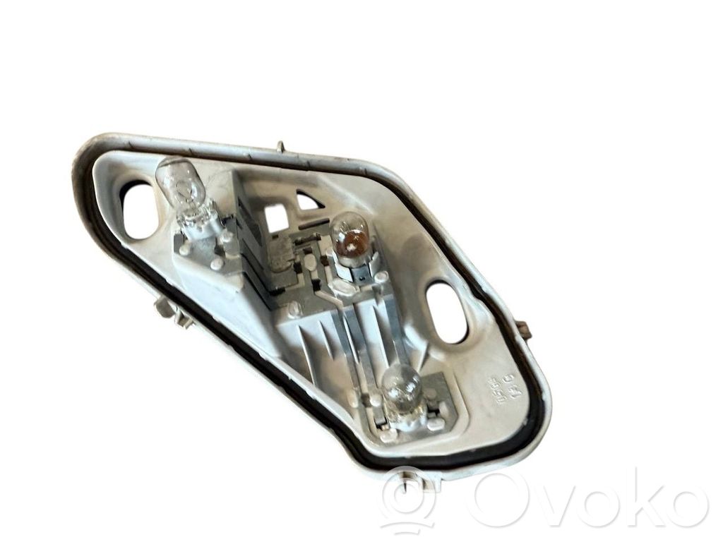 Opel Meriva B Aizmugures spuldzes vāka turētājs 