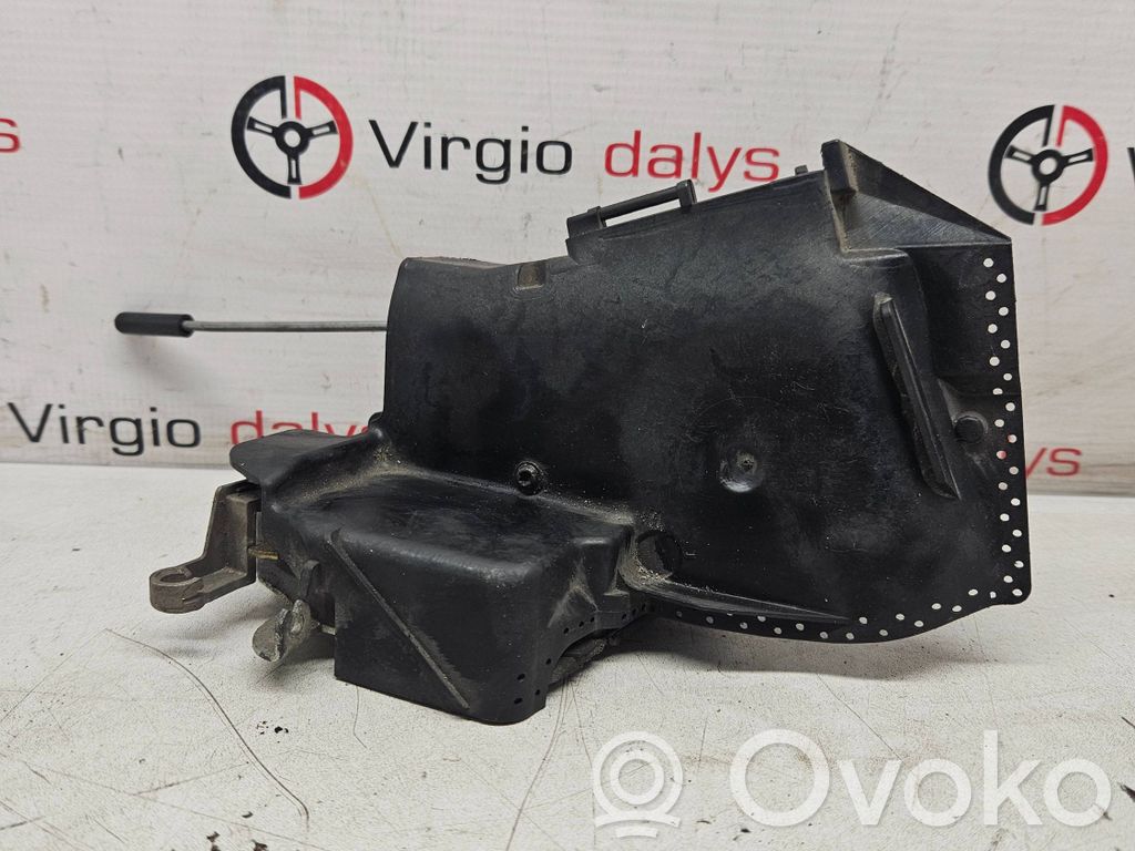 Front door lock   8235125