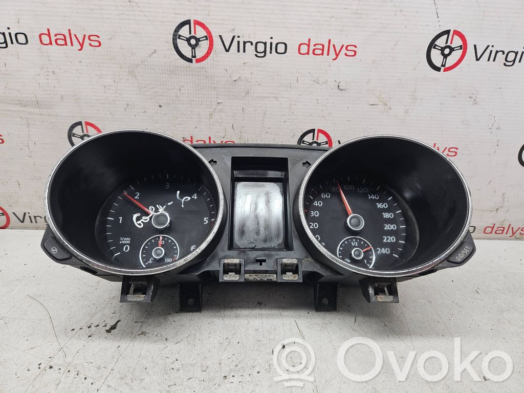 Volkswagen Golf VI Speedometer (instrument cluster) 