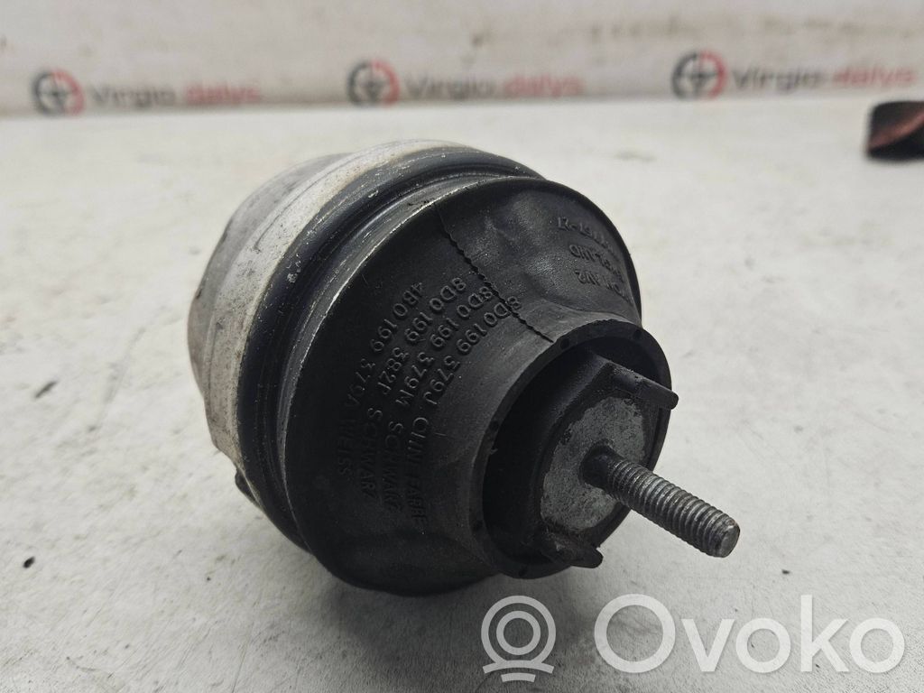 Volkswagen PASSAT B5 Engine mount bracket 