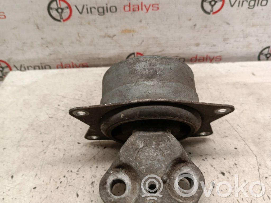 Opel Vectra C Engine mount bracket 