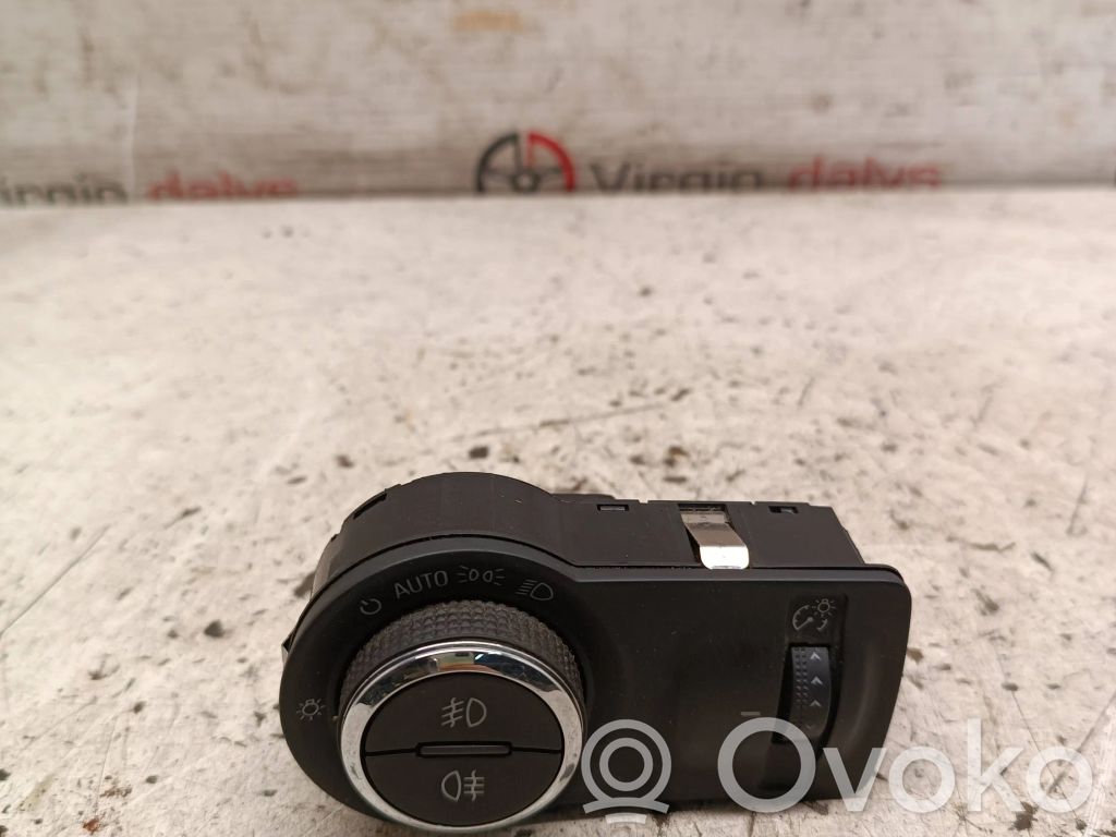 Opel Insignia A Light switch 