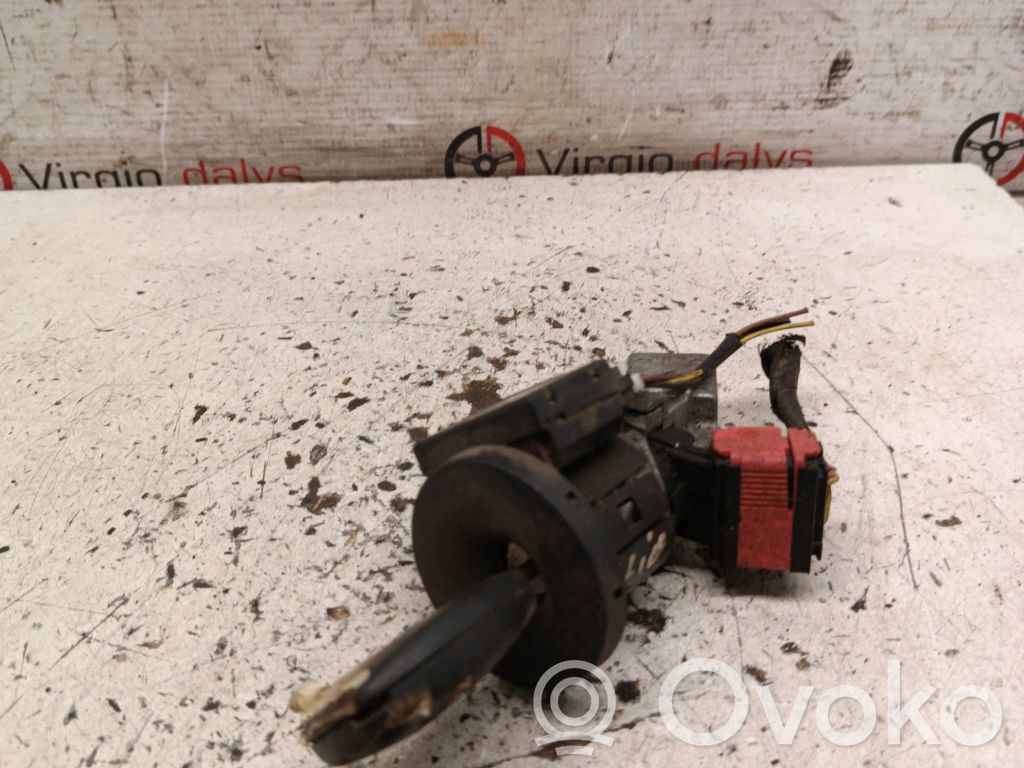 Renault Clio III Užvedimo spynelė 